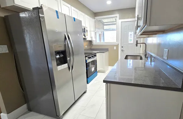 $1,750 | 3051 North Austin Avenue, Unit 2R, Chicago, IL 60634