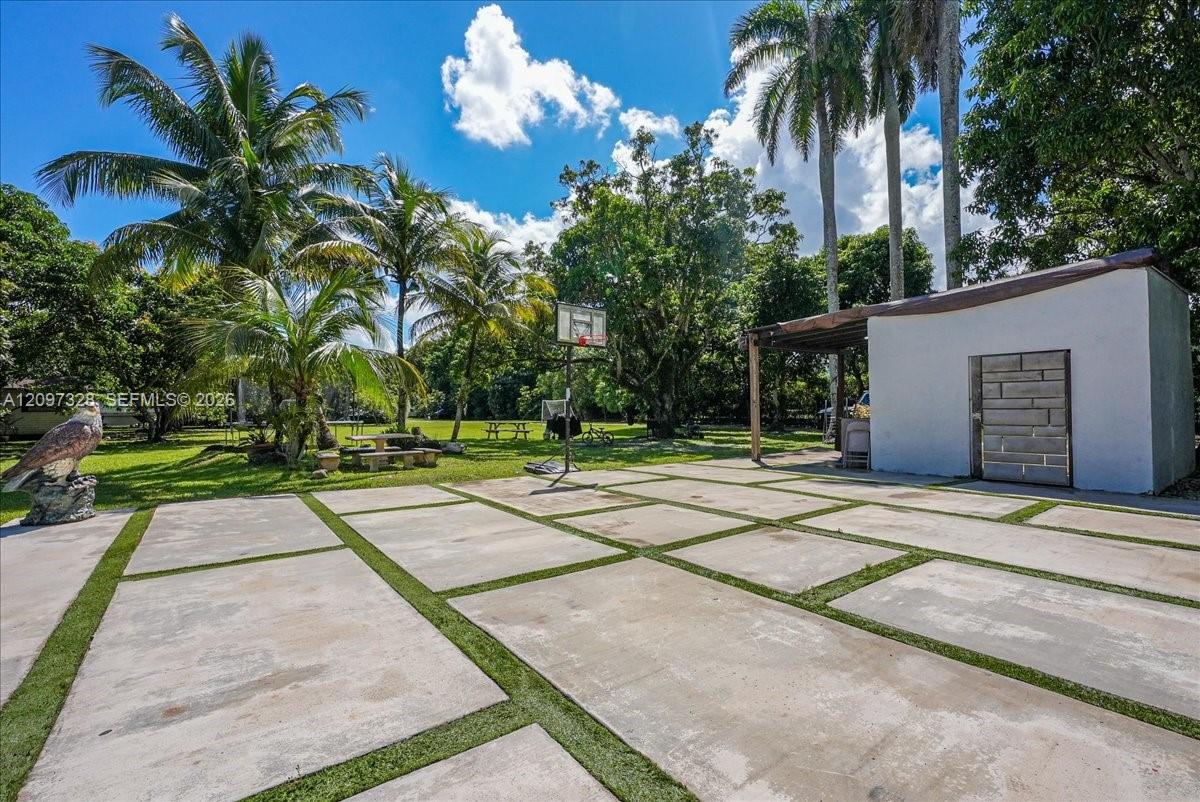 18490 Southwest 216th Street Miami, FL 33170 - Photo 24 of 48 Gallery Image 24