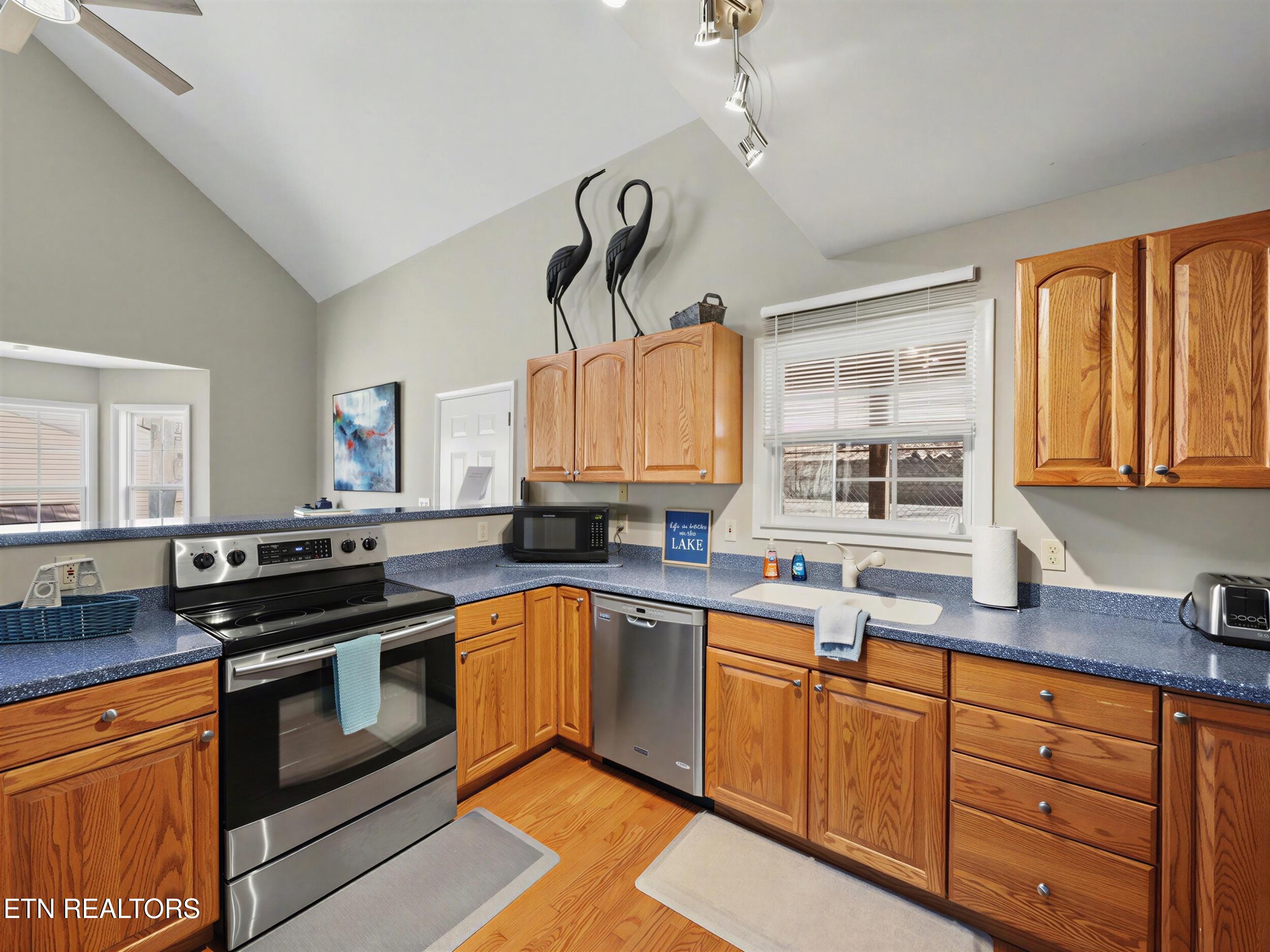 1447 Cove Pointe Road La Follette, TN 37766 - Photo 20 of 55 8_17
