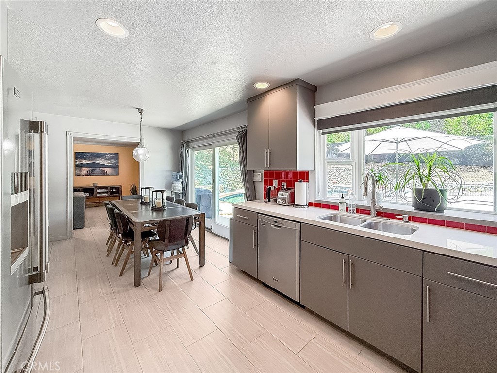 5856 Greenview Road Calabasas, CA 91302 - Photo 15 of 55