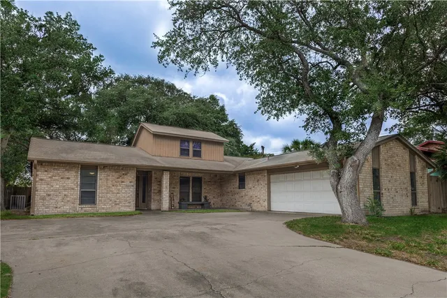 $279,000 | 2413 Cricket Hollow Drive, Corpus Christi, TX 78414