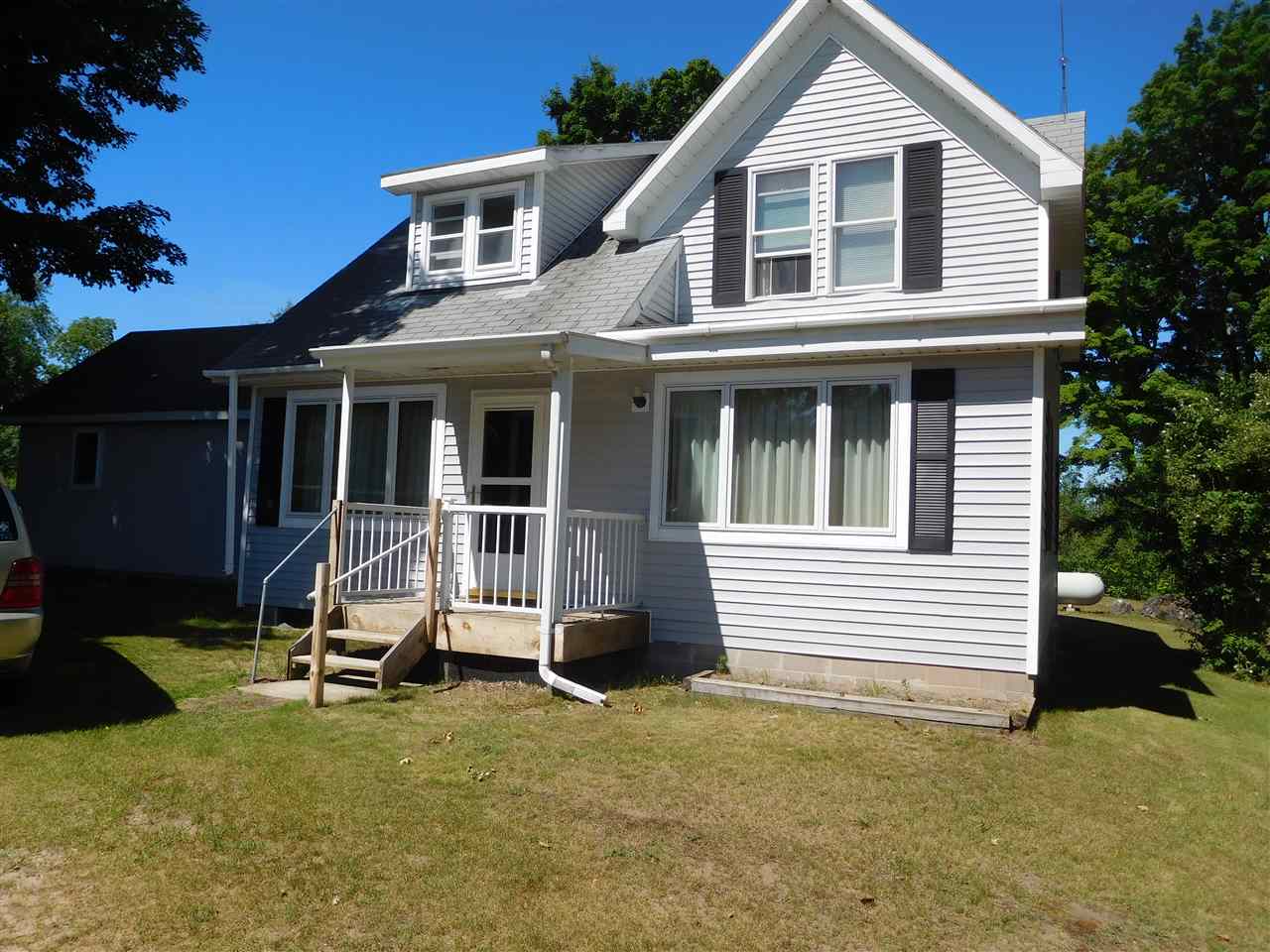 6463 Demerly Road Benzonia, MI 49616 - Photo 2 of 40 1849345-1.JPG