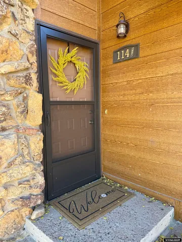 $439,000 | 114 North 9th Street, Saratoga, WY 82331