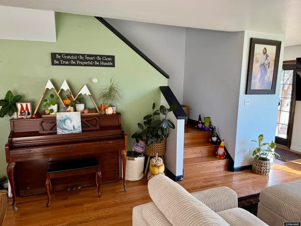 $439,000 | 114 North 9th Street, Saratoga, WY 82331