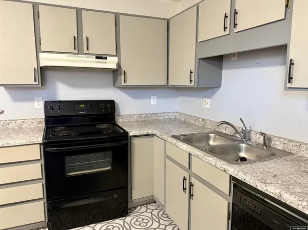 $439,000 | 114 North 9th Street, Saratoga, WY 82331