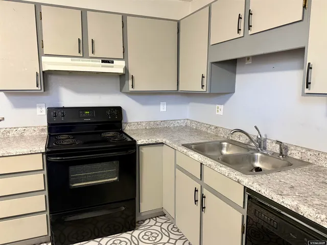 $439,000 | 114 North 9th Street, Saratoga, WY 82331