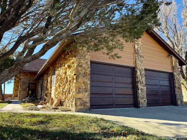 $439,000 | 114 North 9th Street, Saratoga, WY 82331