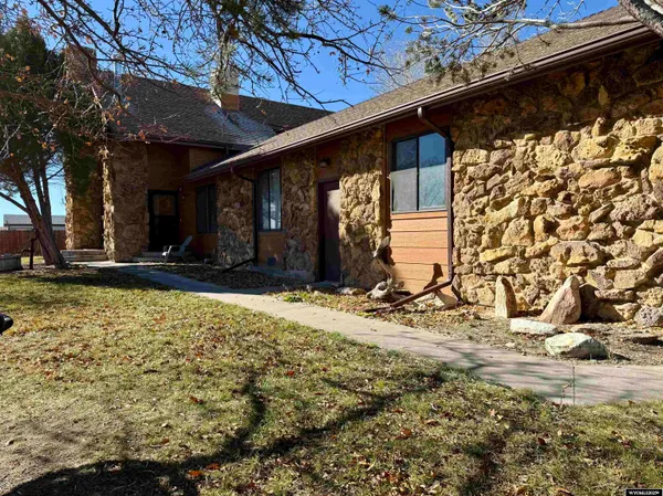 $439,000 | 114 North 9th Street, Saratoga, WY 82331