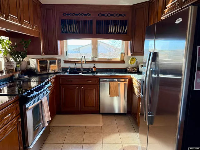 $439,000 | 114 North 9th Street, Saratoga, WY 82331