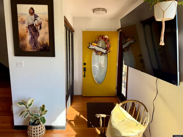 $439,000 | 114 North 9th Street, Saratoga, WY 82331