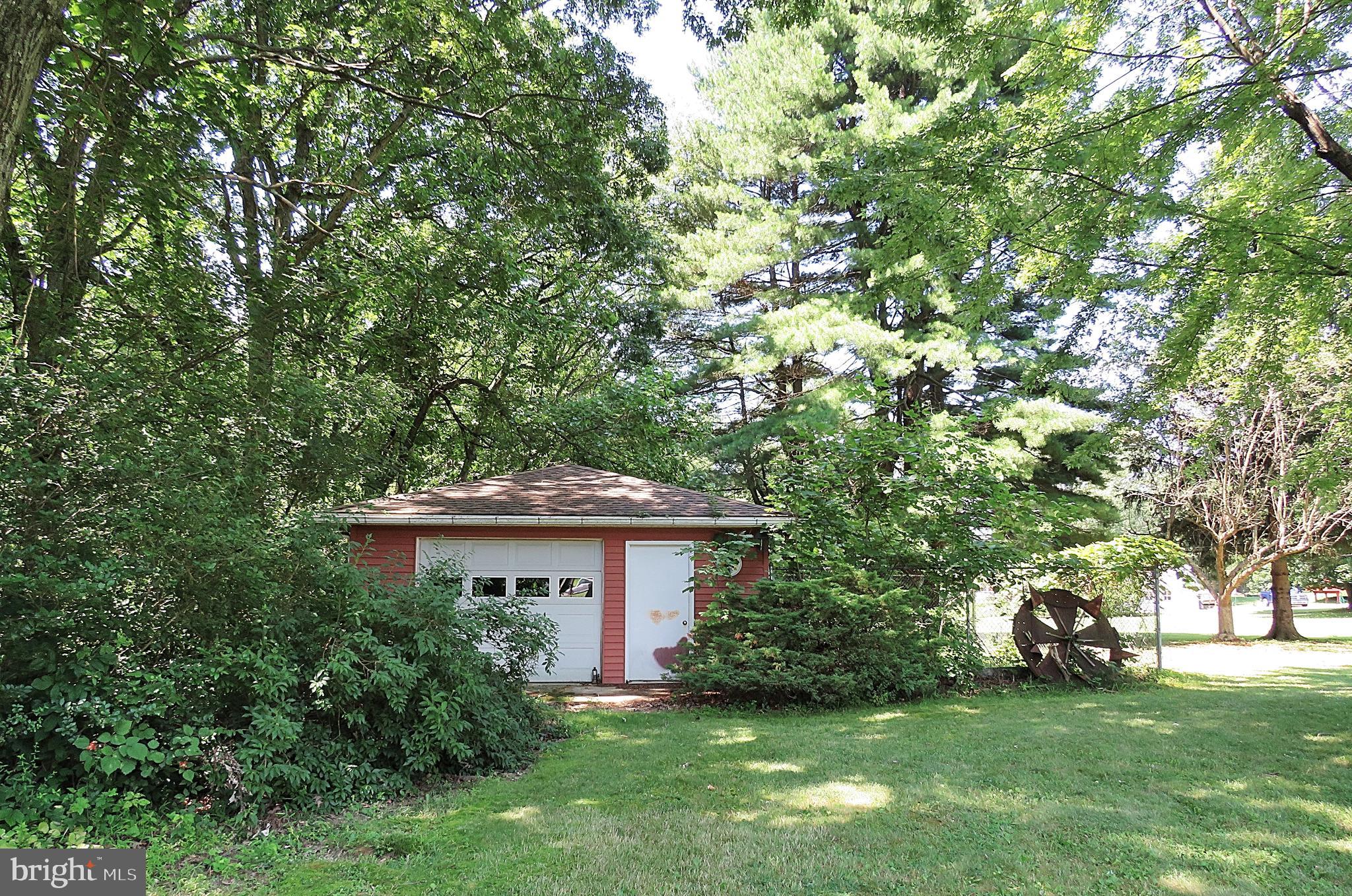 628 Alpha Road Wind Gap, PA 18091 - Photo 3 of 28 Gallery Image 3