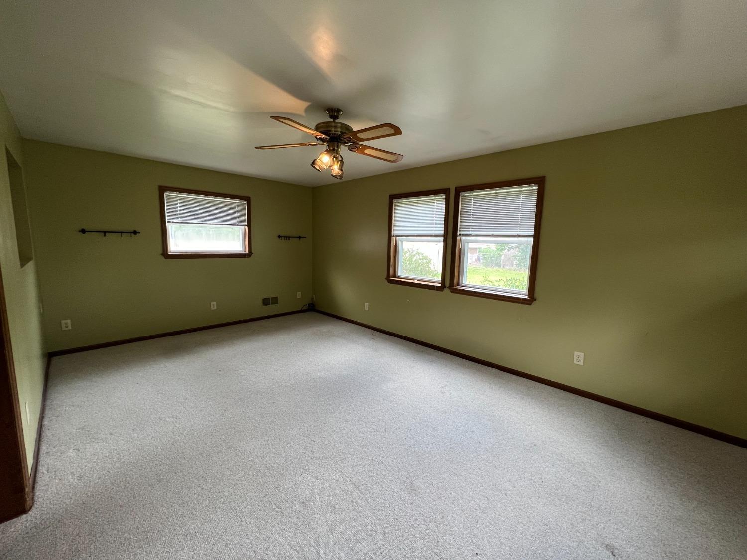 3124 Locust Log Lane Cincinnati, OH 45239 - Photo 3 of 28