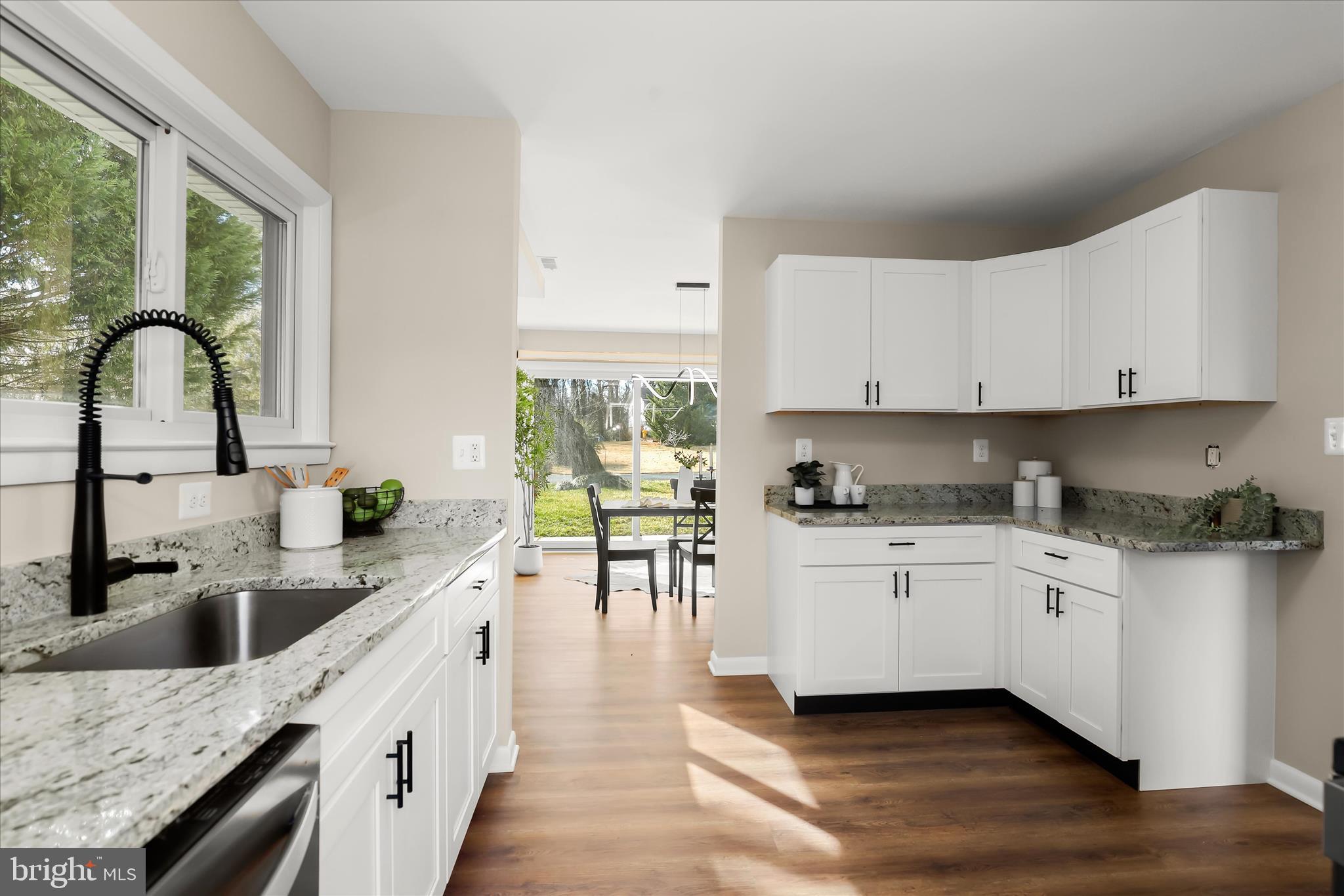 16 Wilelinor Drive Edgewater, MD 21037 - Photo 11 of 52 Kitchen