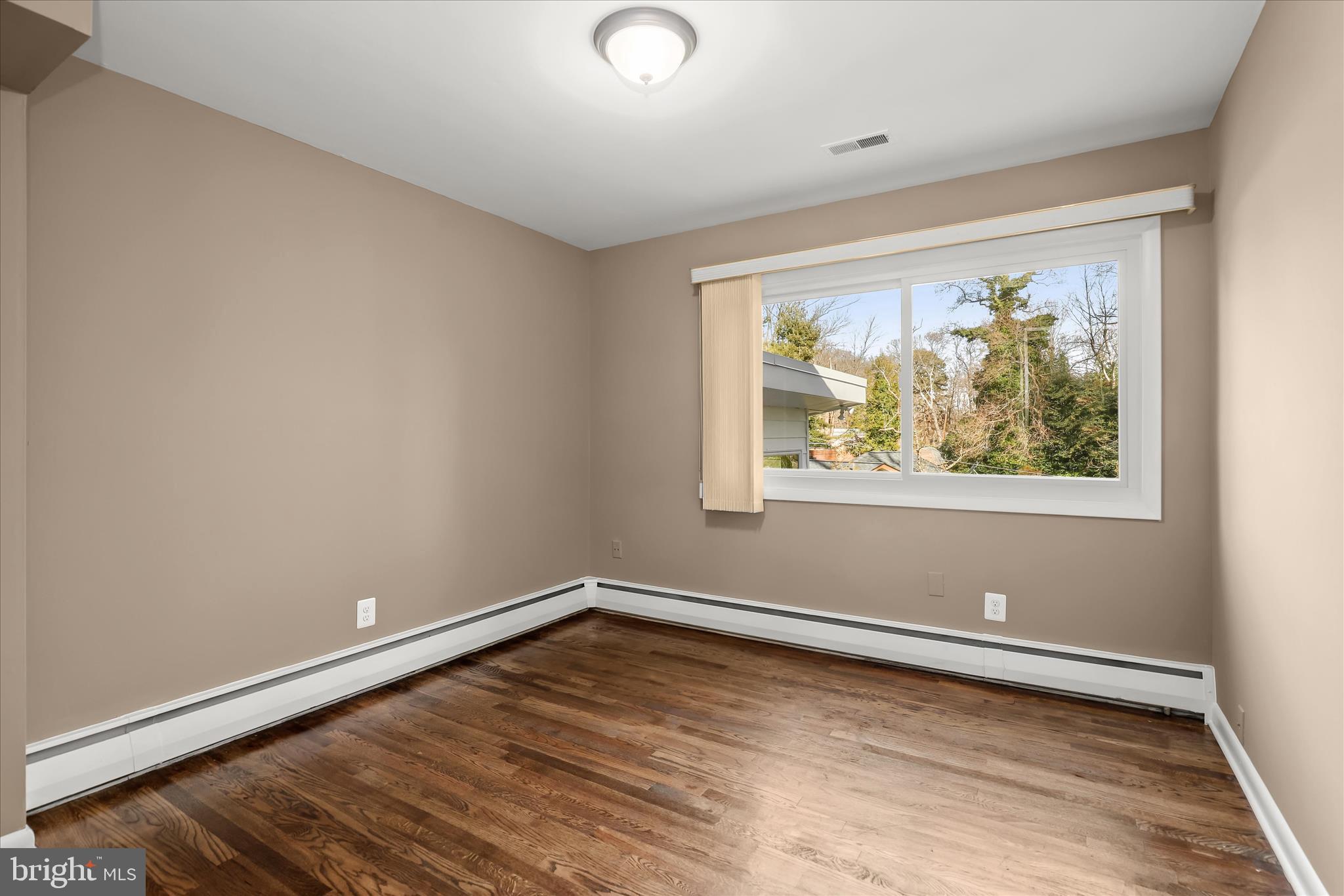 16 Wilelinor Drive Edgewater, MD 21037 - Photo 27 of 52 Bedroom