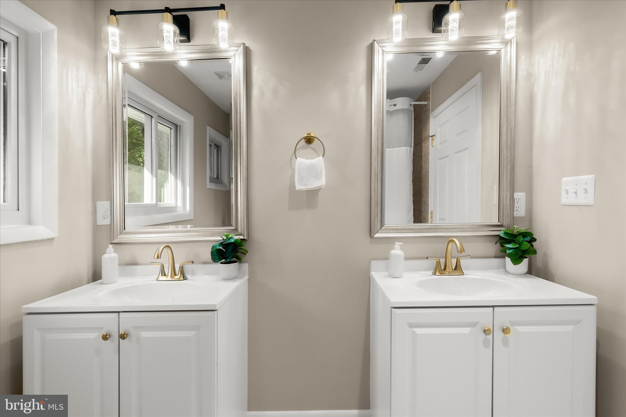 16 Wilelinor Drive Edgewater, MD 21037 - Photo 30 of 52 Hall Bath