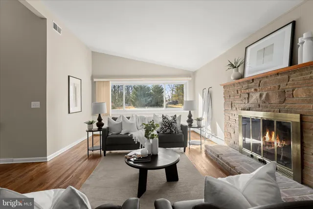 $700,000 | 16 Wilelinor Drive, Edgewater, MD 21037