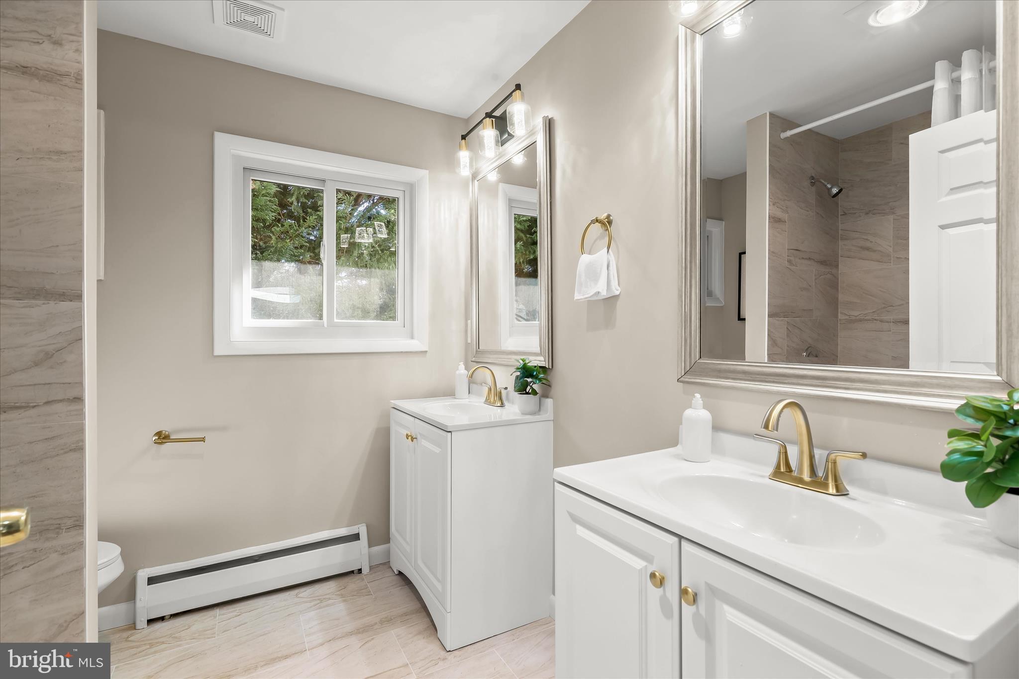 16 Wilelinor Drive Edgewater, MD 21037 - Photo 31 of 52 Hall Bath