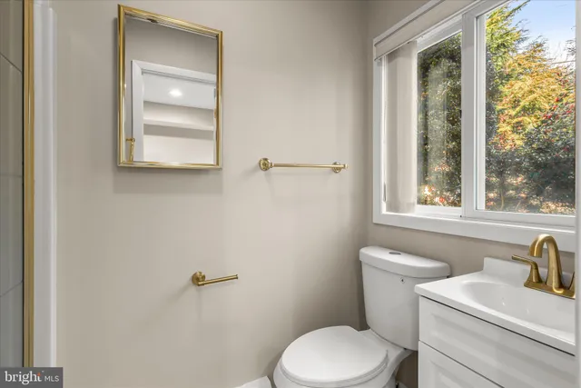 $700,000 | 16 Wilelinor Drive, Edgewater, MD 21037