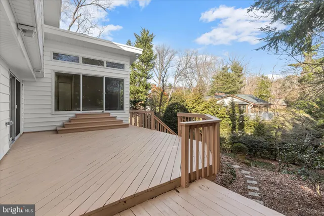 $700,000 | 16 Wilelinor Drive, Edgewater, MD 21037