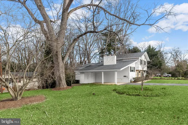 $700,000 | 16 Wilelinor Drive, Edgewater, MD 21037