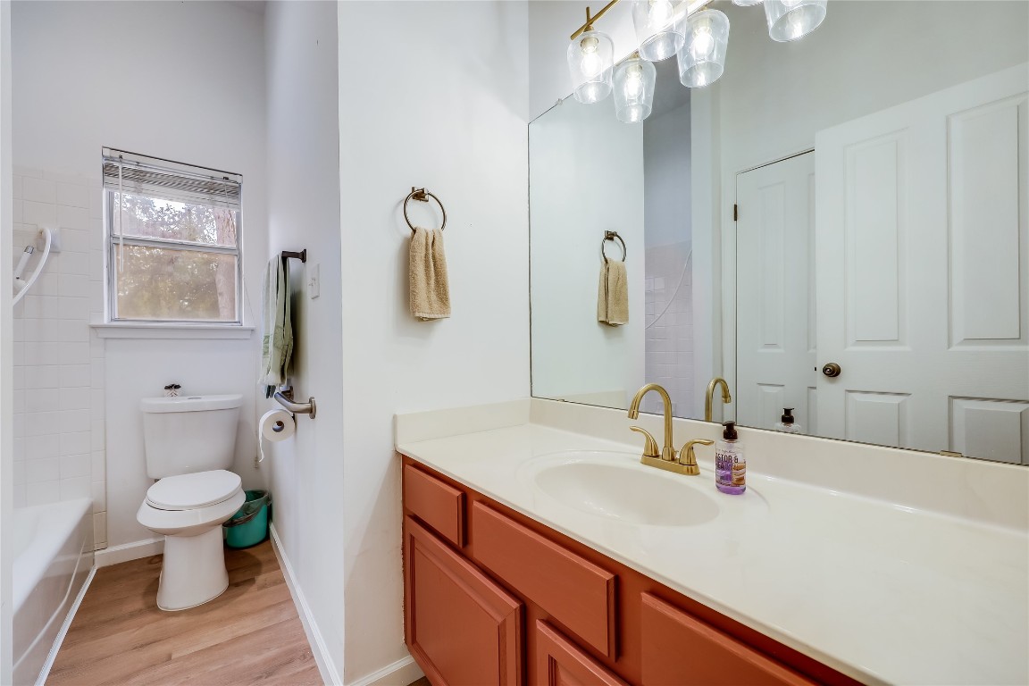 107 Patricia Road Georgetown, TX 78628 - Photo 18 of 34 Main House: Second Bathroom