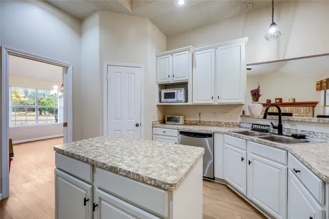 $774,900 | 107 Patricia Road, Georgetown, TX 78628