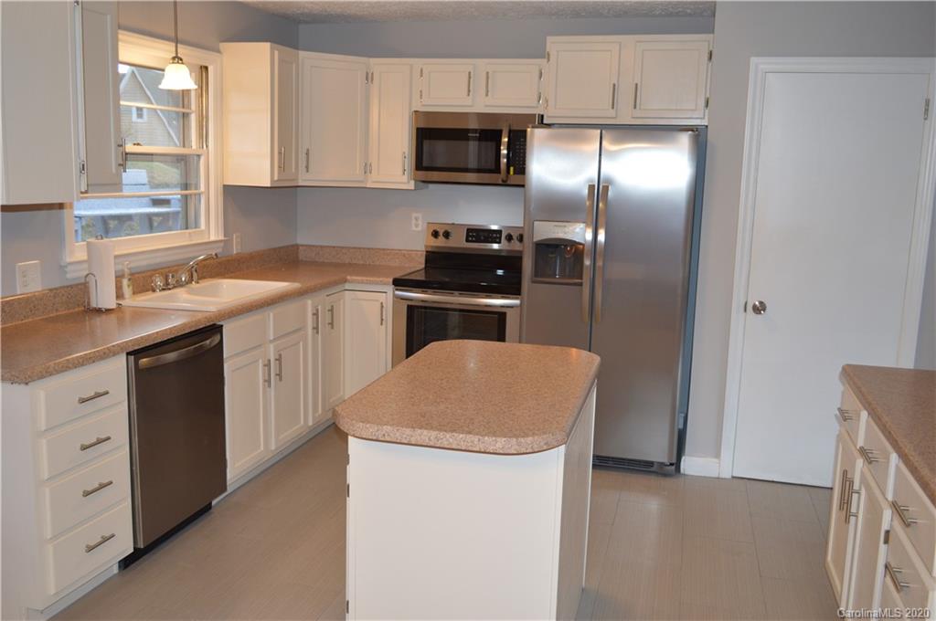 39 Rhoda Street Canton, NC 28716 - Photo 5 of 26 Gallery Image 5