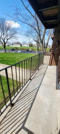 $200,000 | 1430 Sandstone Drive, Unit 201, Wheeling, IL 60090