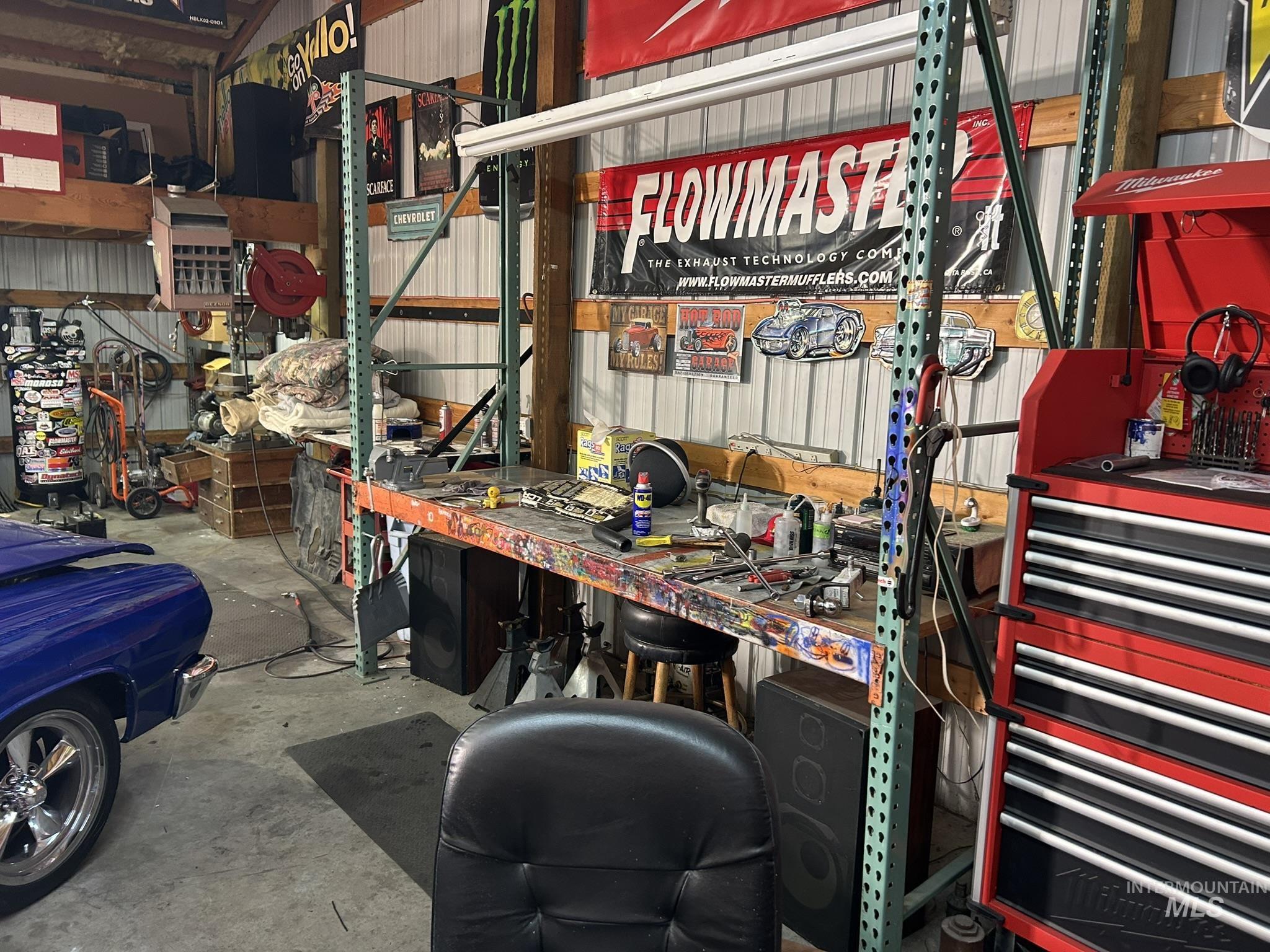 3731 16th Street Lewiston, ID 83501 - Photo 33 of 35 Garage featuring a workshop area and metal wall