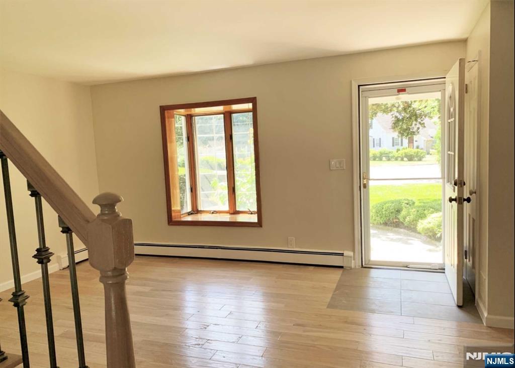 424 Eton Court Ridgewood, NJ 07450 - Photo 5 of 16