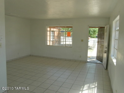 4633-4635 East Montecito Street Tucson, AZ 85711 - Photo 4 of 23