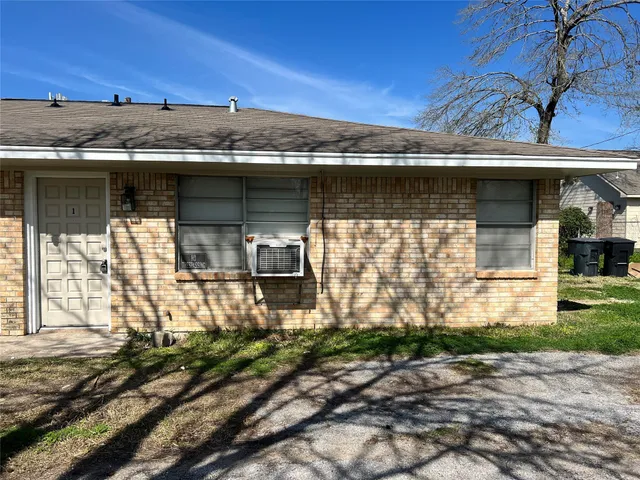 $1,200 | 8713 Peachtree Street, Unit 1, Houston, TX 77016