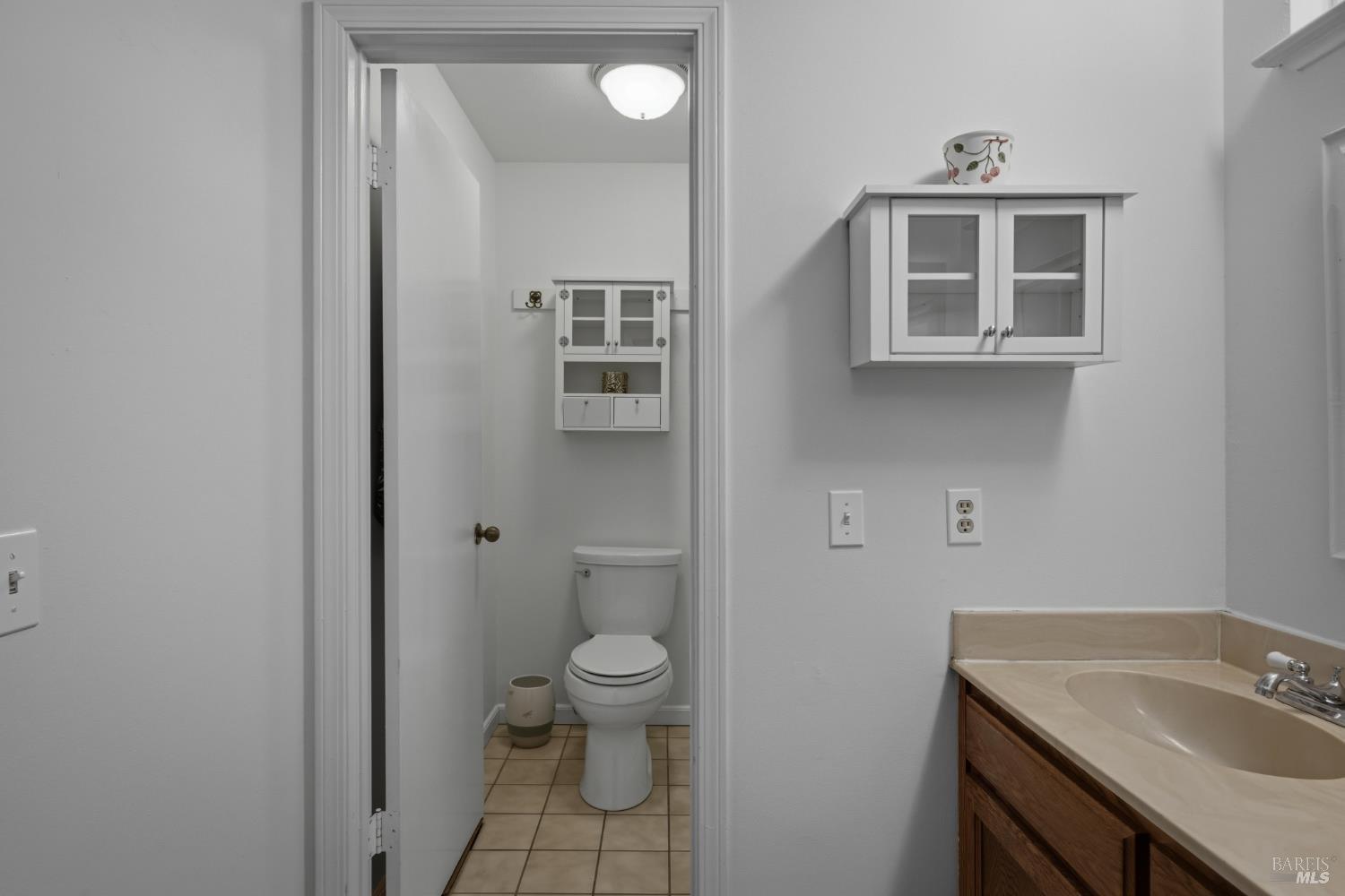2273 White Chapel Court Santa Rosa, CA 95401 - Photo 36 of 59 Primary Bathroom
