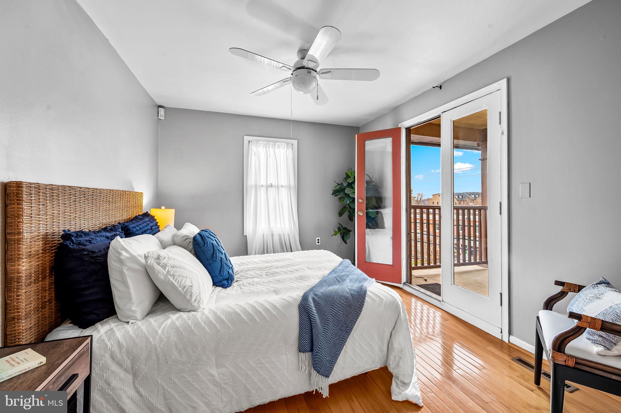 4202 Roland Avenue, Unit 208 Roland Park, MD 21211 - Photo 29 of 40 Rear bedroom with sunset views