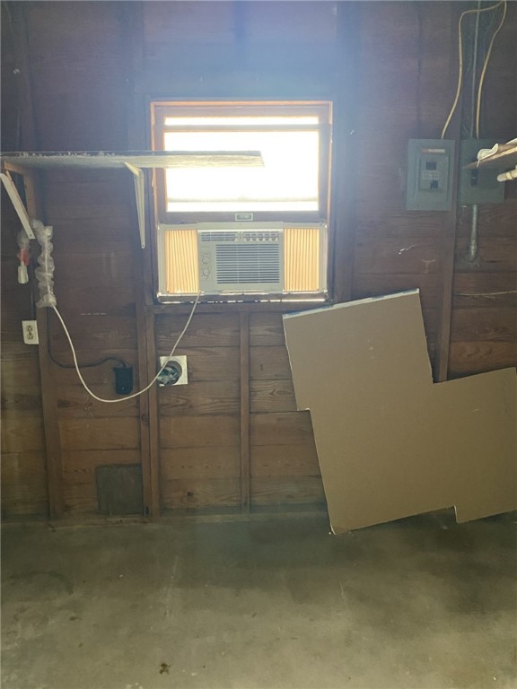 1100 South Cameron Street Alice, TX 78332 - Photo 15 of 18 a bathroom with a shower