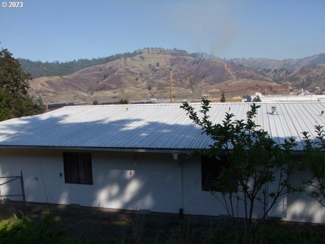1069 Willis Creek Road Winston, OR 97496 - Photo 7 of 34 Gallery Image 7