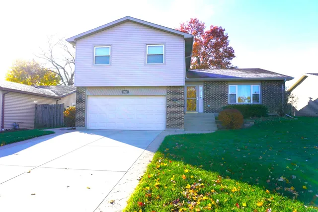 $465,000 | 1035 South Elmwood Lane, Bartlett, IL 60103