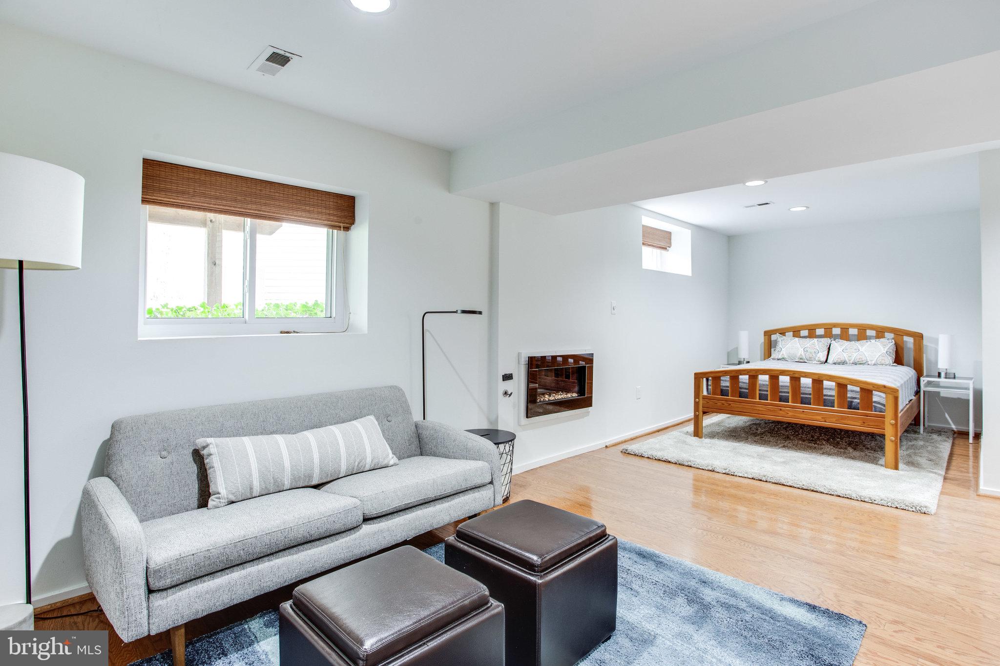 1670 Cedar Hollow Way Reston, VA 20194 - Photo 29 of 34 Gallery Image 29