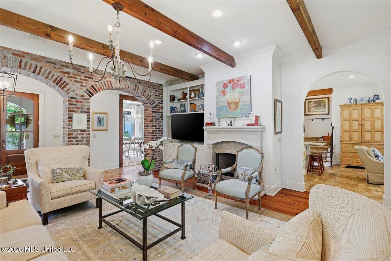07-104 Hidden Heights _ Hometoursms.com