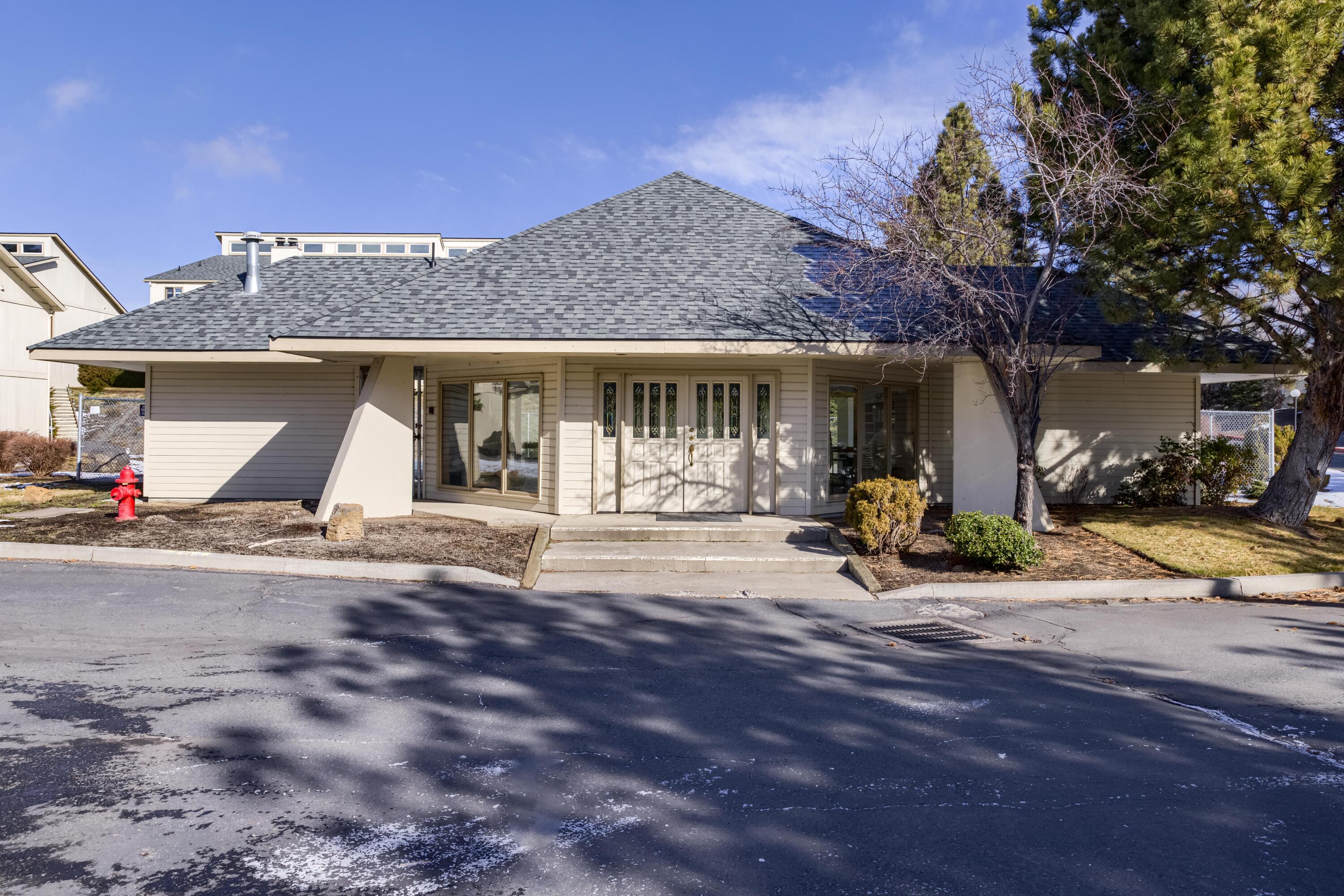 1050 Northeast Butler Market Road, Unit 11 Bend, OR 97701 - Photo 38 of 44 1050_NE_Butler_Market_Rd_#11-38