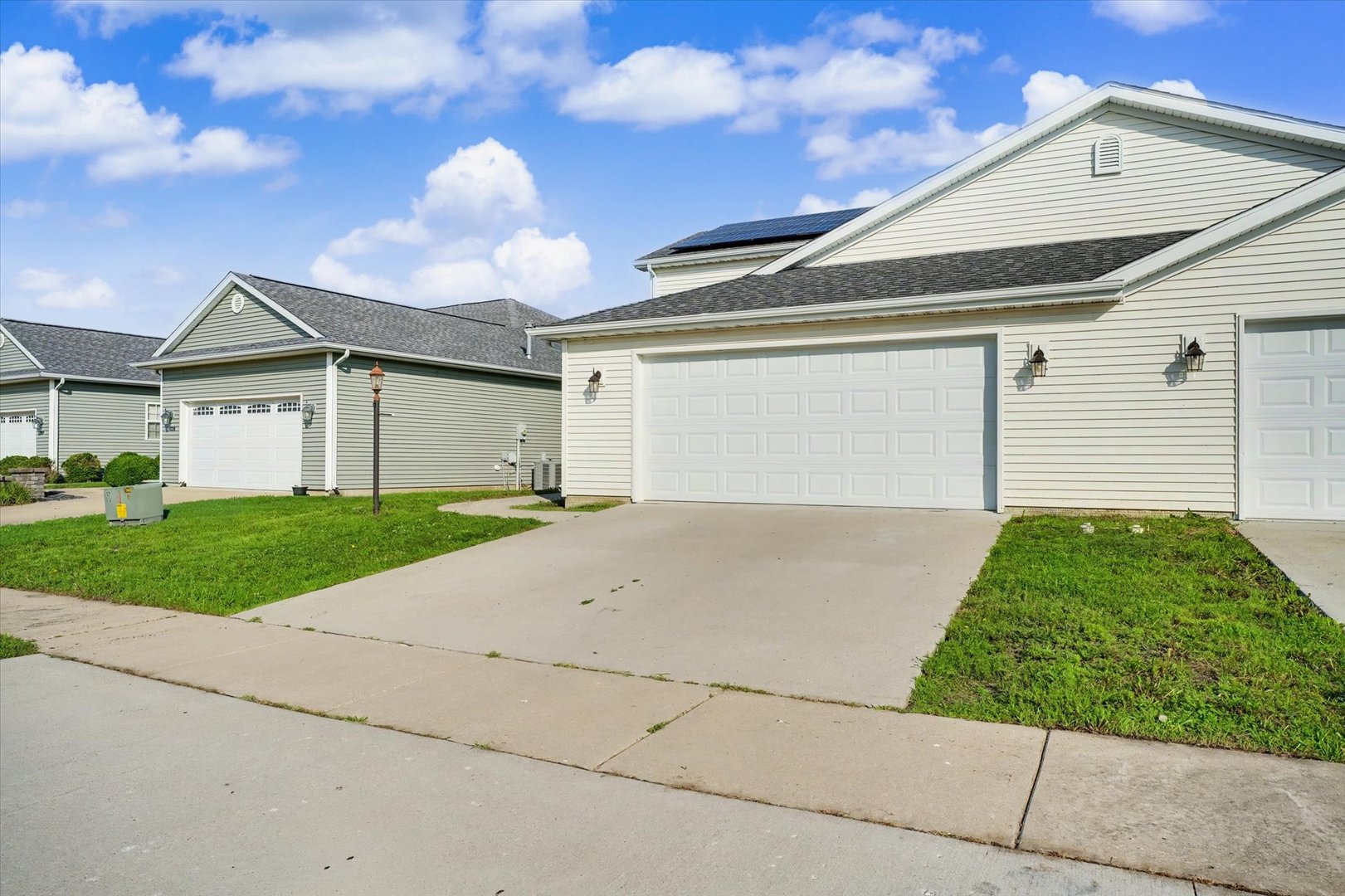 3314 Boulder Ridge Drive Champaign, IL 61822 - Photo 2 of 23