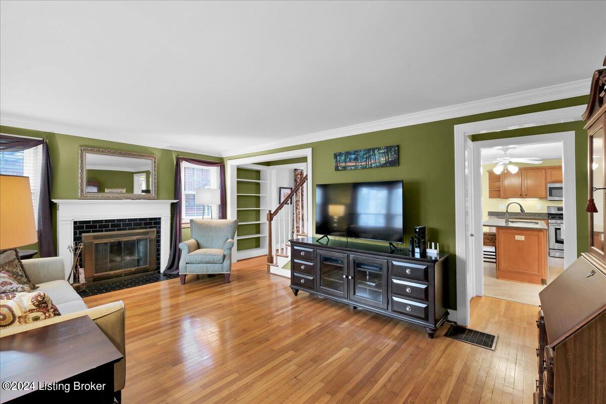 4015 Alton Road Louisville, KY 40207 - Photo 2 of 48 Living Room