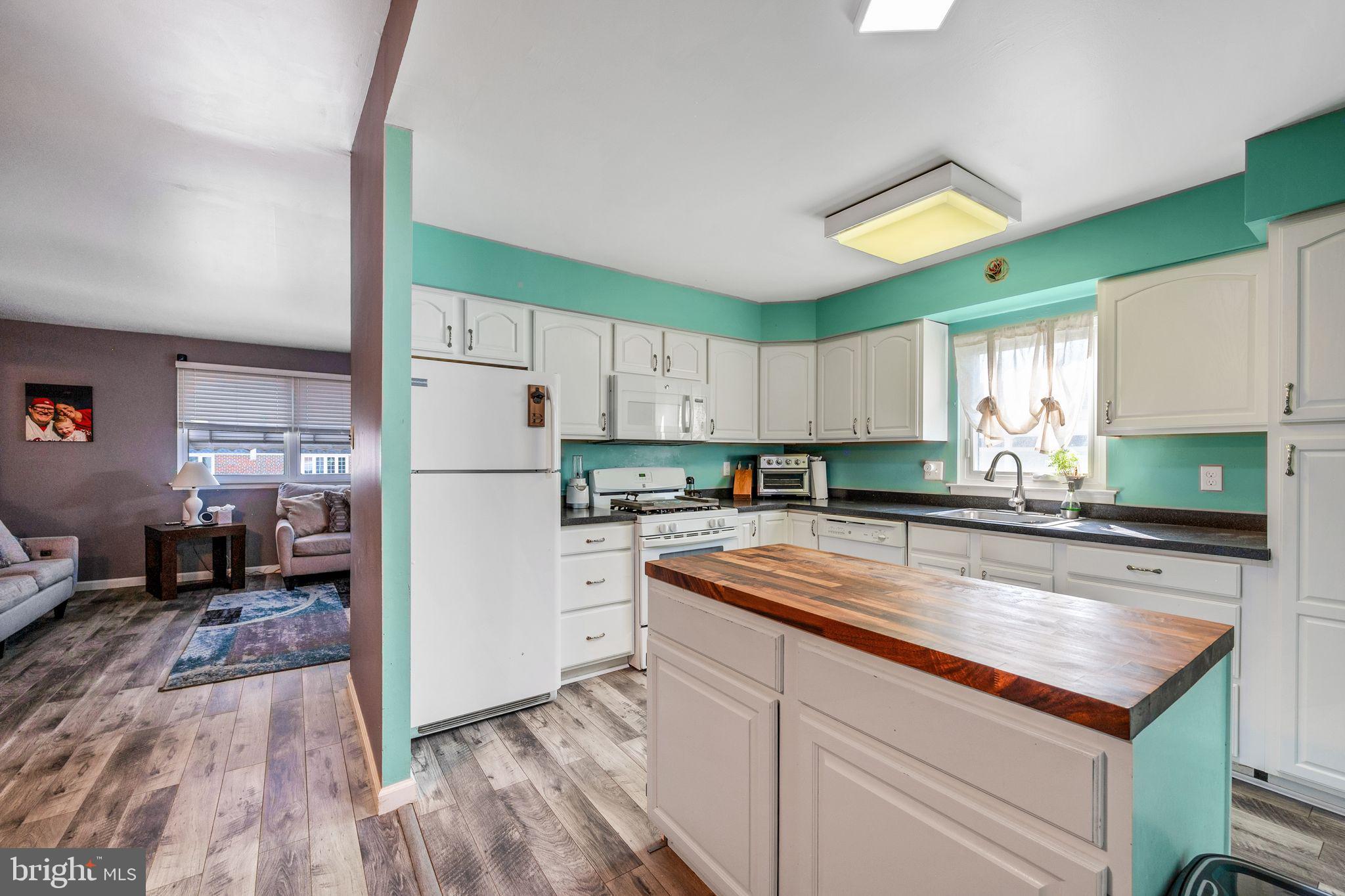 431 Densmore Road Philadelphia, PA 19116 - Photo 14 of 30 Gallery Image 14