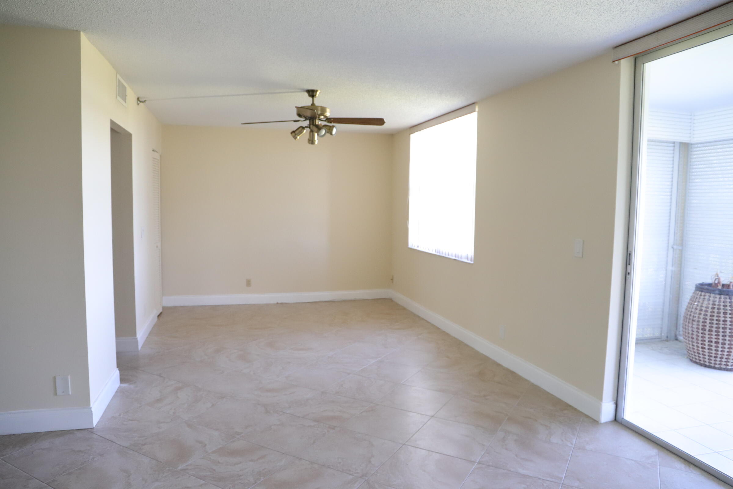 6400 Northwest 2nd Avenue, Unit 423 Boca Raton, FL 33487 - Photo 6 of 19 IMG_3807