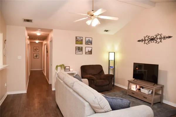 $1,800 | 3813 Oldenburg Lane, College Station, TX 77845