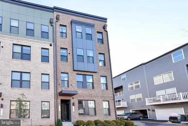 $3,600 | 4627 Olivine Drive, Unit 105, Chantilly, VA 20151