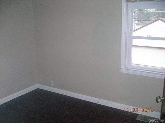 2153 Hampton Road Grosse Pointe, MI 48236 - Photo 8 of 12 bedroom 3