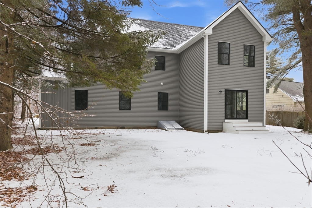 18 Evergreen Road Needham, MA 02494 - Photo 7 of 38