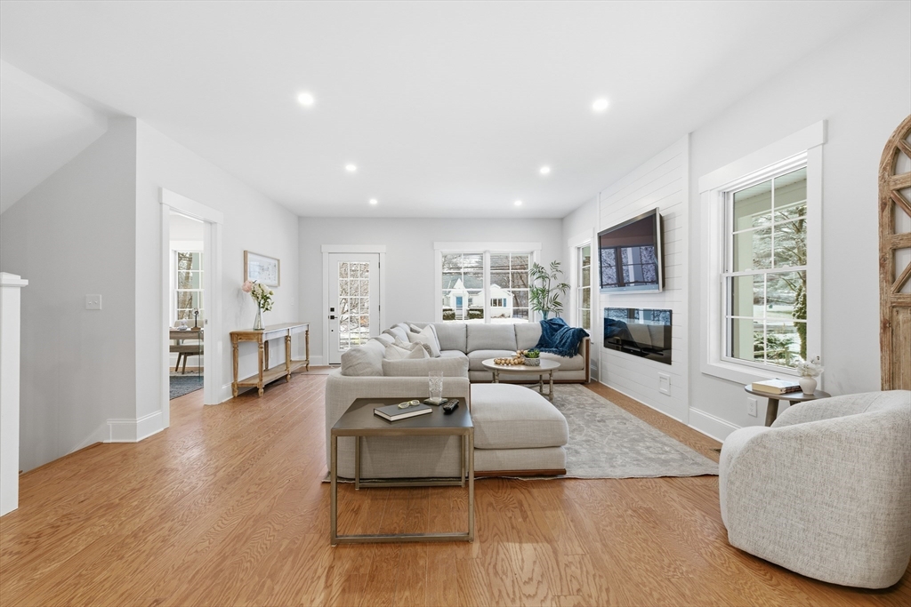 18 Evergreen Road Needham, MA 02494 - Photo 10 of 38