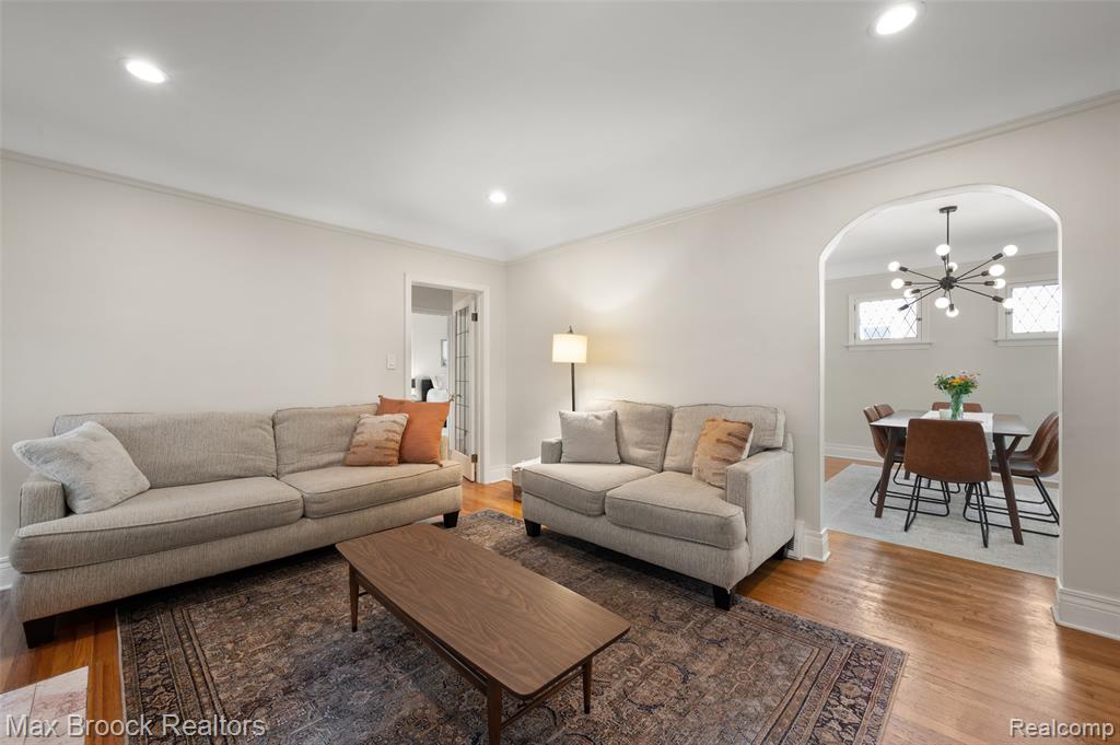 47 Wellesley Drive Pleasant Ridge, MI 48069 - Photo 5 of 34